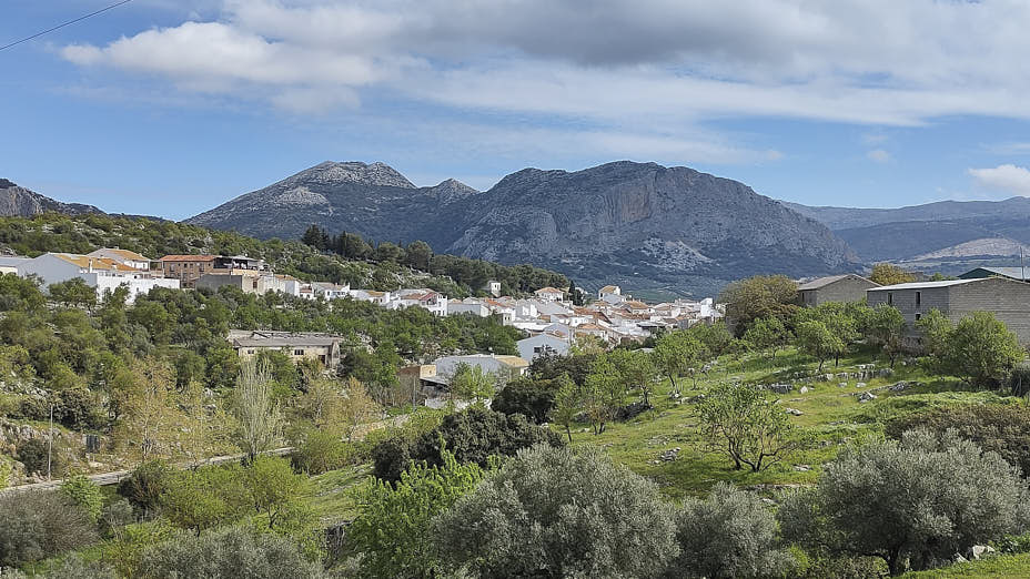 Qué ver en los Pirineos de la Costa del Sol 13 Vista panorámica desde Alfarnatejo