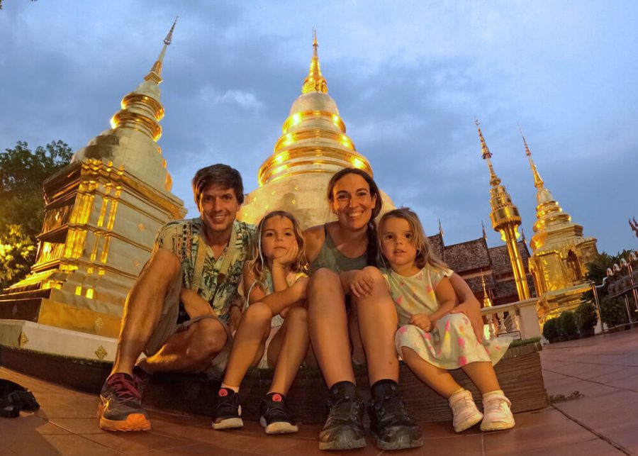 Templos de Chiang Mai Tailandia con niños