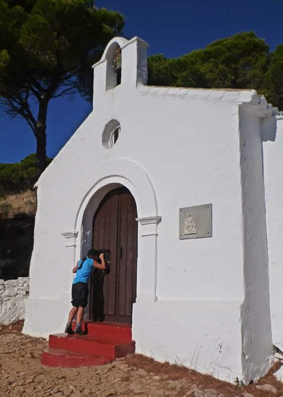 Lucía en la ermita de Calvario Mijas