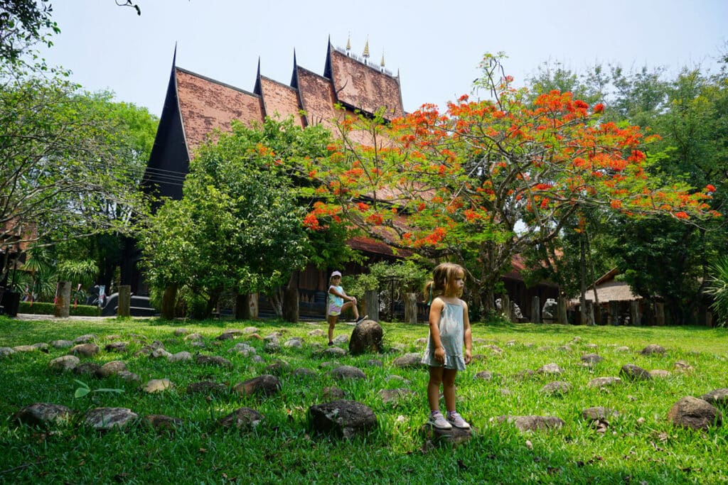 Baan Dam Museo Chiang Rai