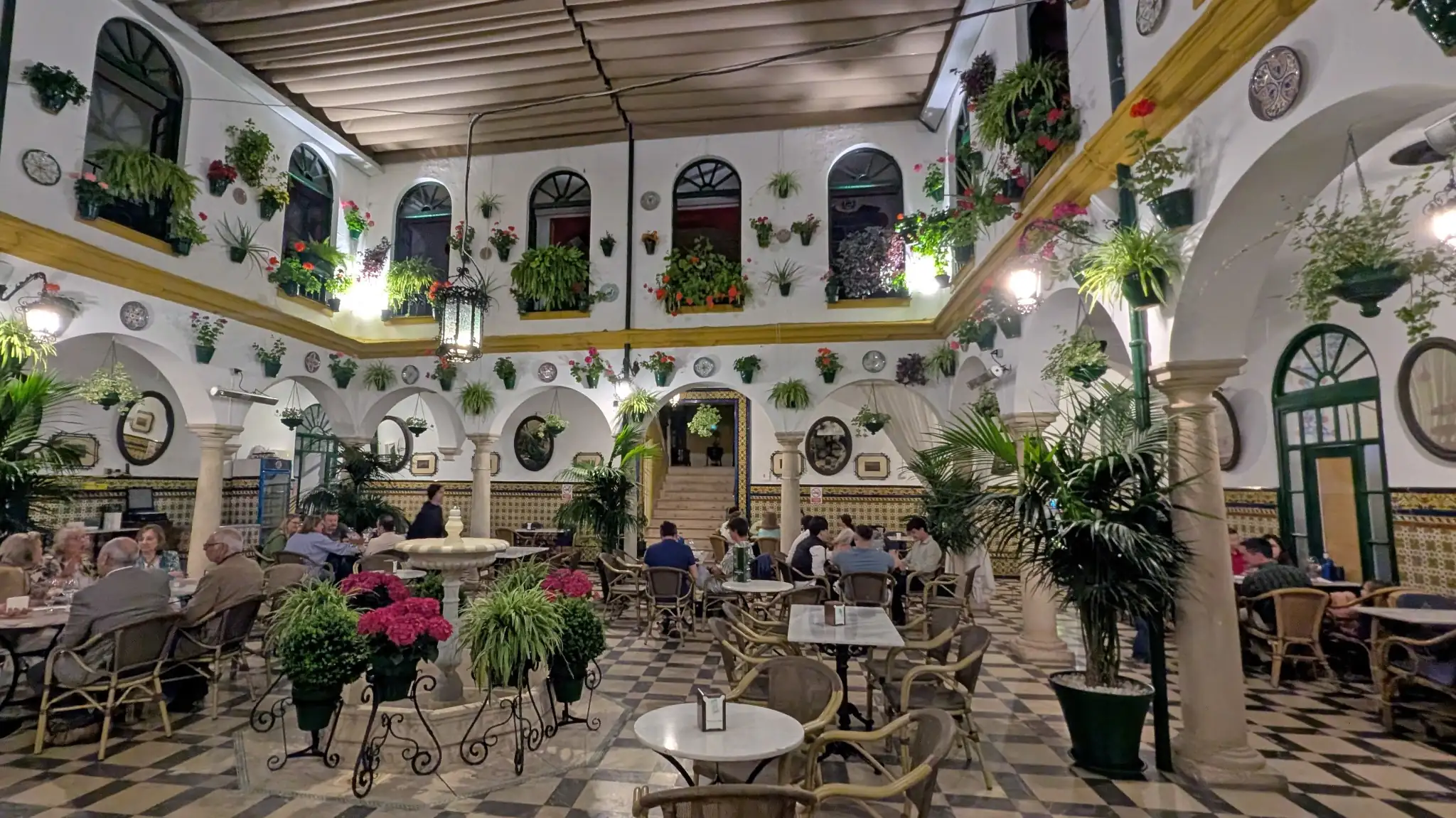 Qué ver en la Subbética Cordobesa con niños 3 cenar en el circulo de la amistad blogueraviajera