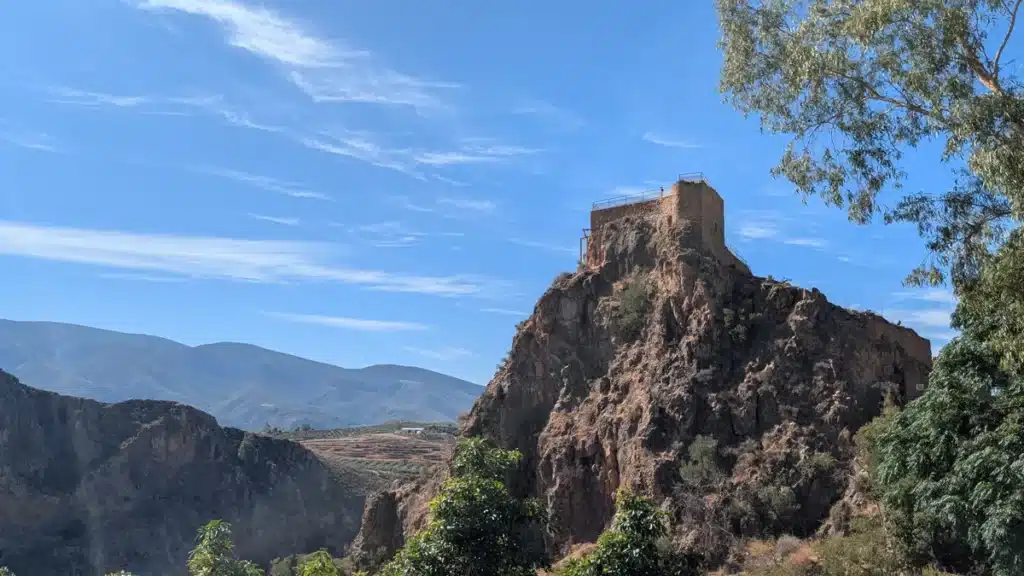 Lanjarón: qué ver en el Pueblo del Agua de la Alpujarra 10 Castillo de Lanjarón