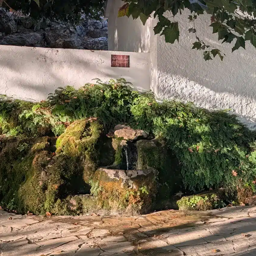 Senda del Tilín 2 fuente de la era cuevas del becerro blogueraviajera