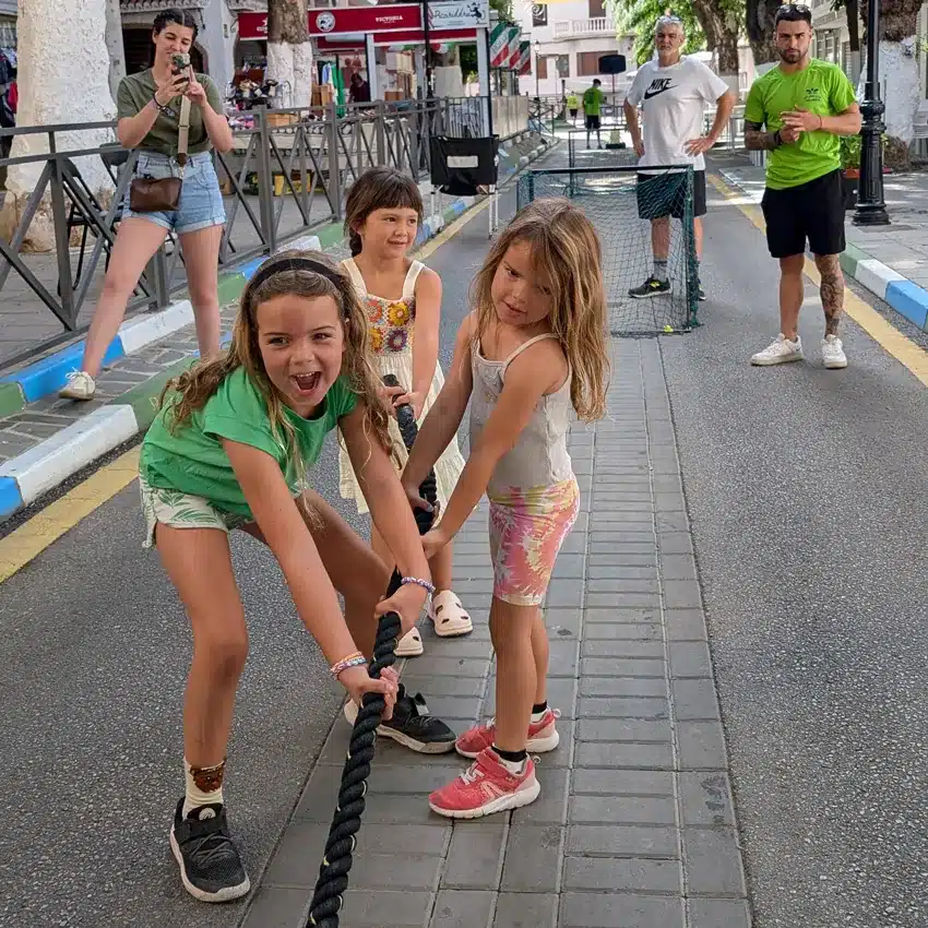 Lanjarón: qué ver en el Pueblo del Agua de la Alpujarra 22 juegos infantiles fiestas lanjaron blogueraviajera