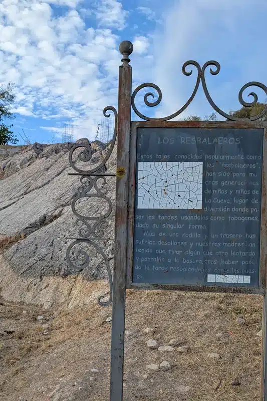 Cuevas del Becerro: naturaleza, tradición y estrellas en el corazón de Málaga 10 Los Resbalaeros los tobogán natural