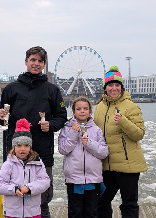 Familia en Helsinki en invierno