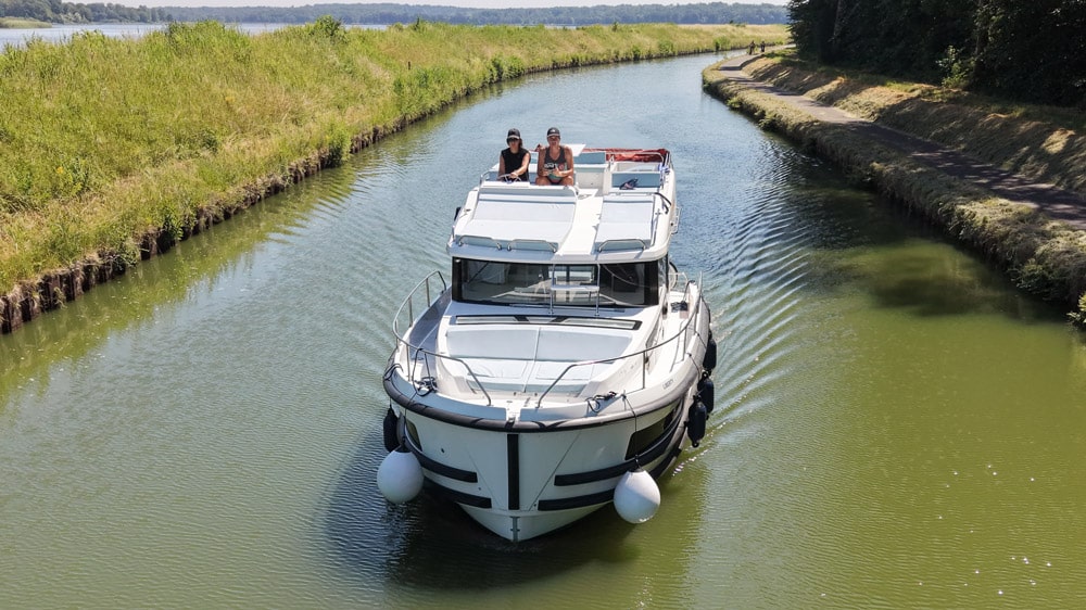 Barco fluvial