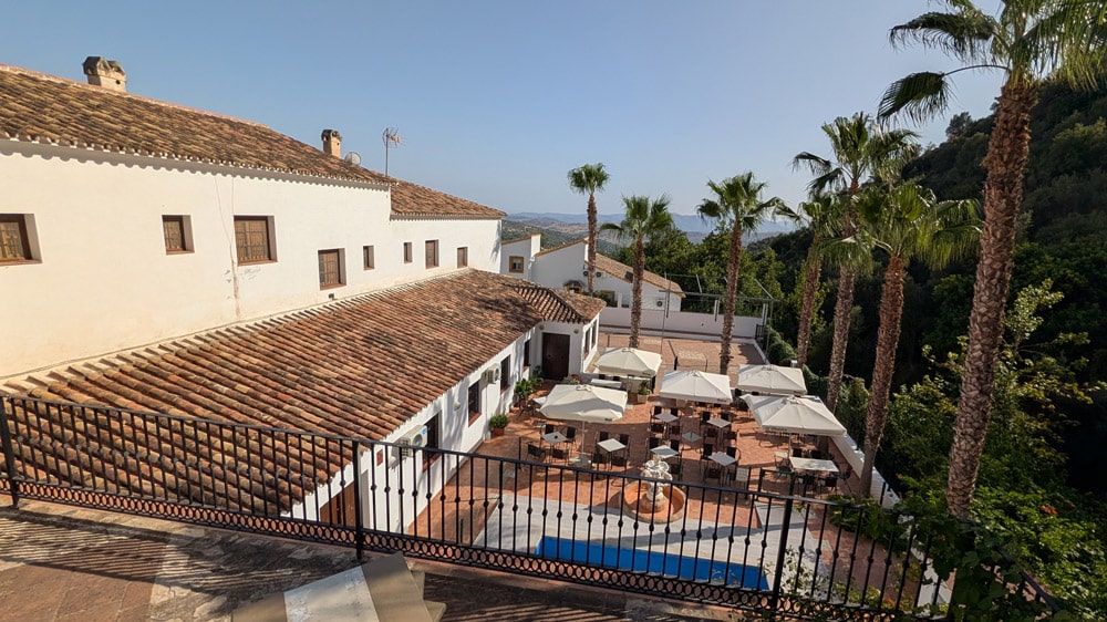 Apartamentos Vilo y el Restaurante El Balneario