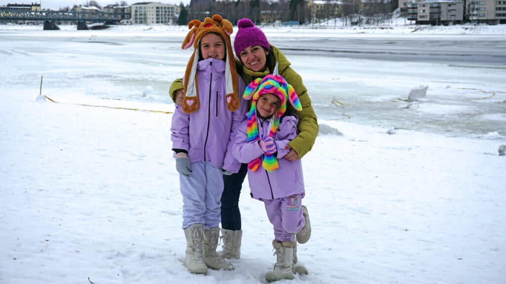 familia en laponia finlandia