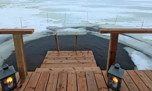 Sauna en Laponia el lago congelado