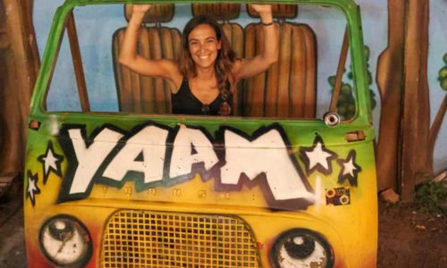 Lucía dentro un coche en Berlín